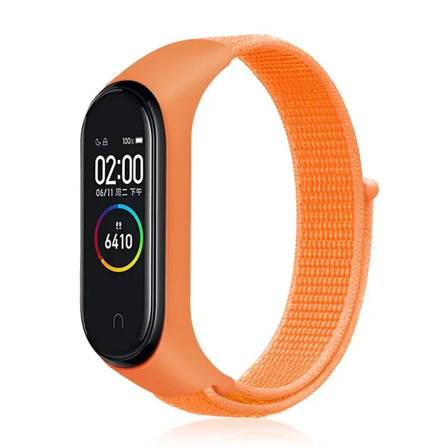 M4 Smart Fitness Watch with *** 1 x FREE DESIGNER STRAP ***