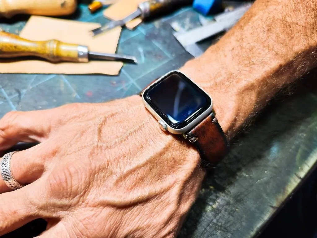 Vintage Brown Leather Apple Watch Band with Dark Edges - Genuine Leather  Fits 45mm 44mm 42mm 41mm 40mm and 38mm